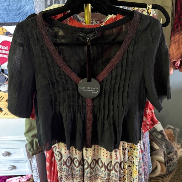 NWT Como NO? by BIZ Black Button Down Crop Boho Blouse Size Small - Picture 3 of 10
